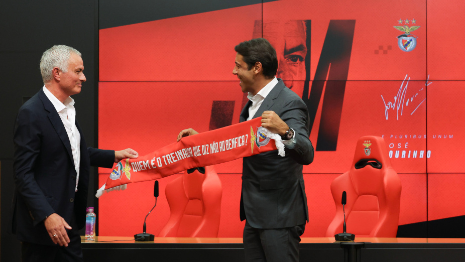 Jose Mourinho resmi jadi pelatih benfica
