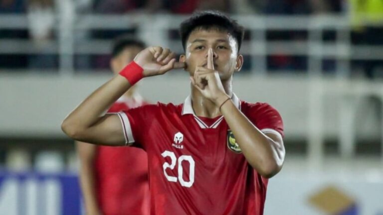 68dfc5bd79905-gara-gara-hal-ini-dulu-hokky-caraka-pernah-dimarahi-oleh-eks-preman-persija-jakarta-apa-katanya_1265_711