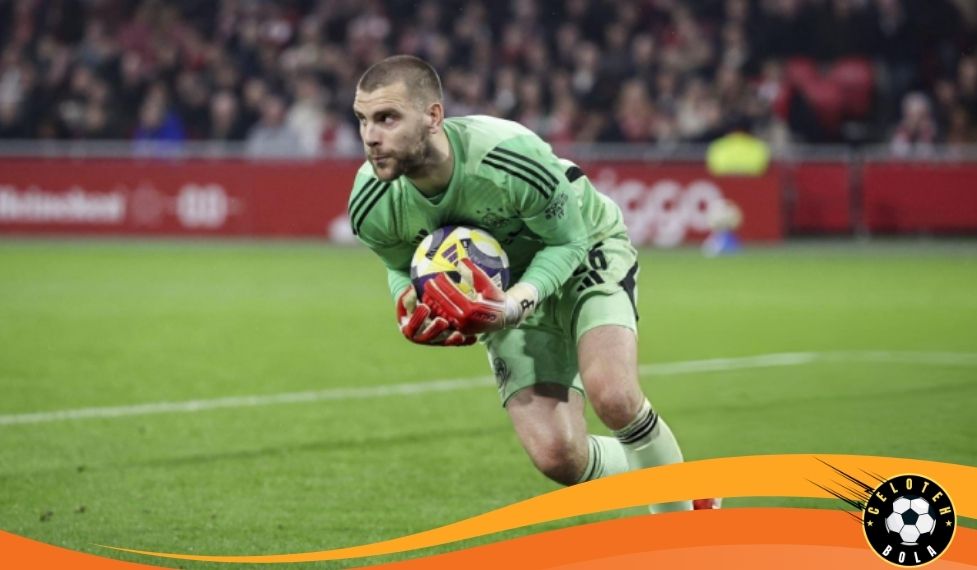 Maarten Paes di Ajax Amsterdam